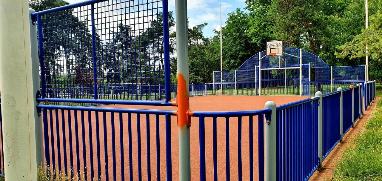 Between Parks - King Bed - Central - Football Field Bukarest Eksteriør billede